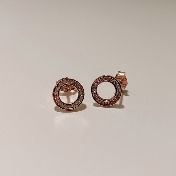 FASHION EARRINGS | Rose Gold Tone Circular Studs | NWOT - Picture 8 of 8